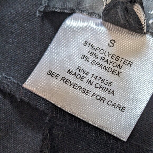 Romeo & Juliet Couture Black Pants Gold Side Snaps NWT Size S - Picture 7 of 11